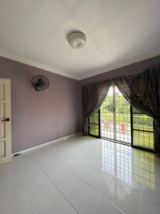 Rumah Banglo Setingkat Setengah Di Pasir Tumboh, Kelantan