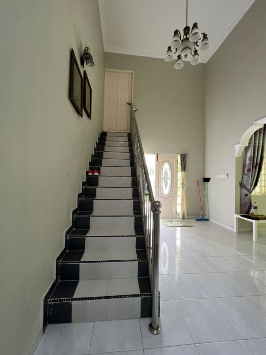 Rumah Banglo Setingkat Setengah Di Pasir Tumboh, Kelantan