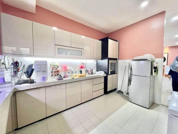 Corner unit Embun Residence, Puncak Saujana, Kajang