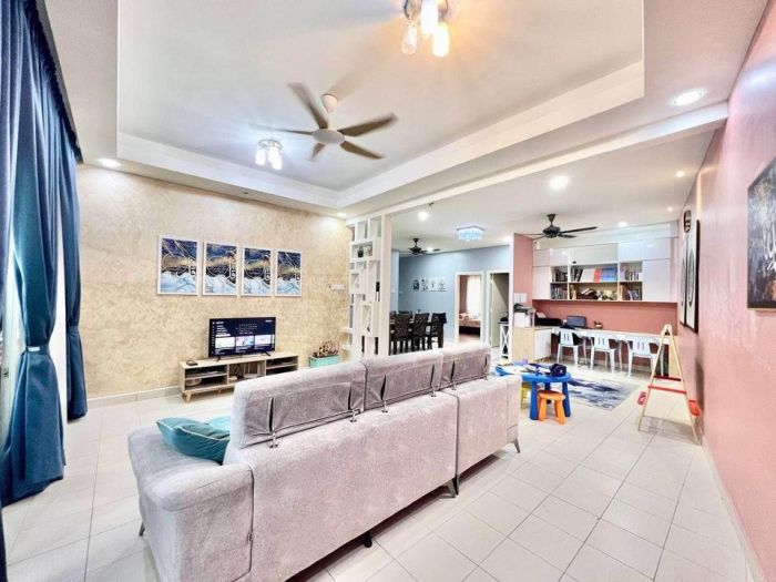 Corner unit Embun Residence, Puncak Saujana, Kajang