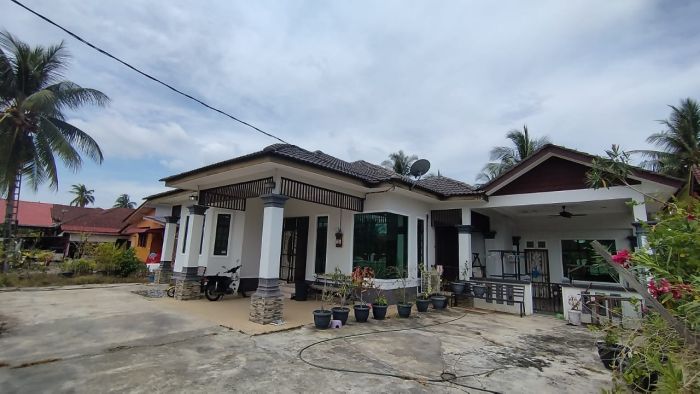 Rumah Banglo Berhampiran SMK Badang, Kota Bharu, Kelantan