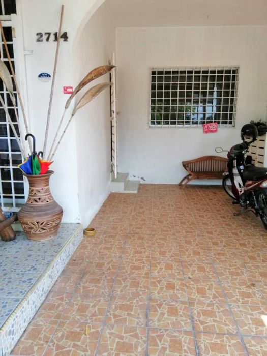 Rumah Banglo Di Pengkalan Chepa, Kelantan