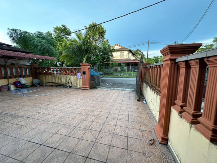 Rumah 2 tingkat Taman Bukit Kempas, Johor