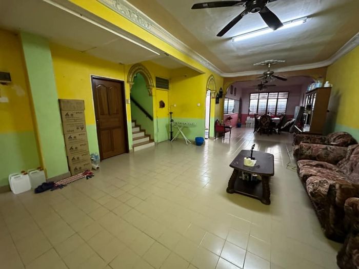 Rumah 2 tingkat Taman Bukit Kempas, Johor