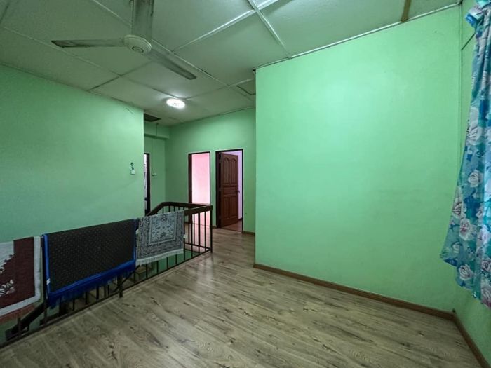 Rumah 2 tingkat Taman Bukit Kempas, Johor