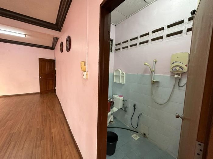 Rumah 2 tingkat Taman Bukit Kempas, Johor