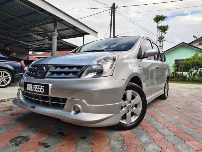 2011 Nissan Grand Livina 1.6 Impul Auto