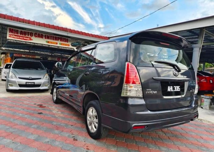 2011 Toyota Innova E Spec 2.0 Auto