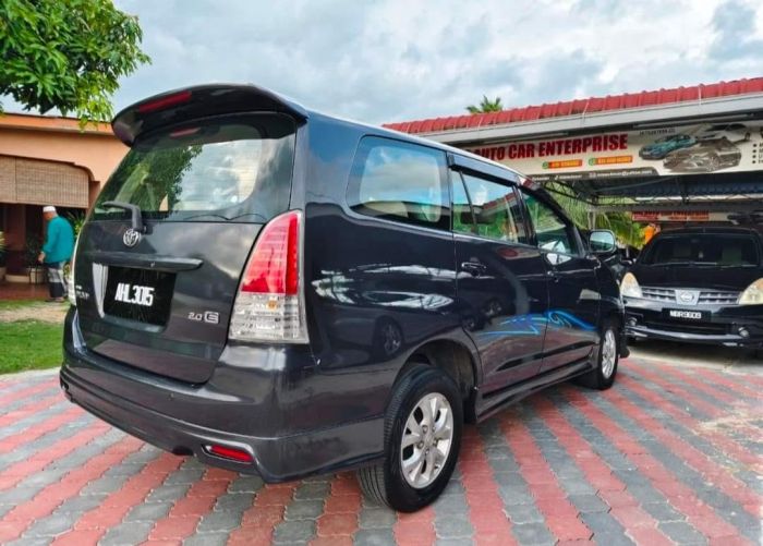 2011 Toyota Innova E Spec 2.0 Auto