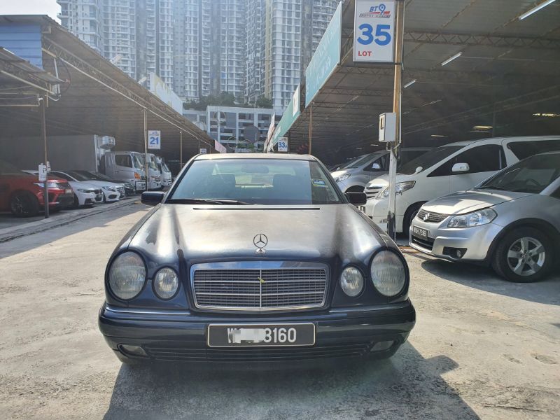 Mercedes-Benz E240 2.4cc Auto W210