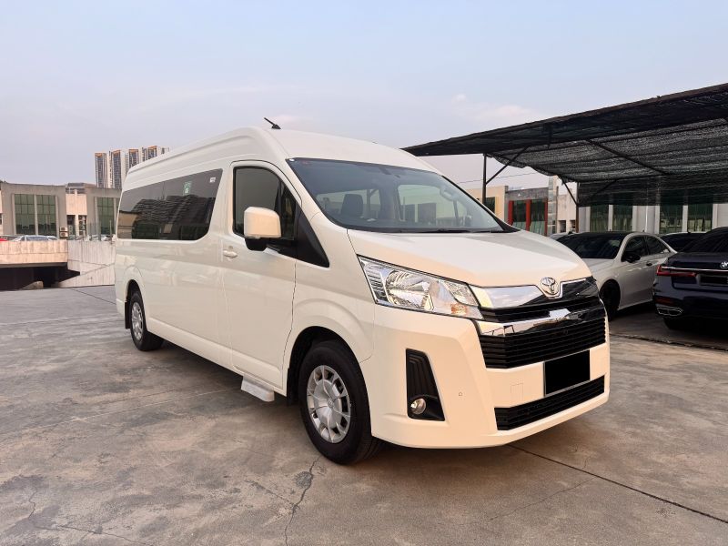 2025 PRE REG Toyota HIACE 2.8 AT SL WINDOW VAN