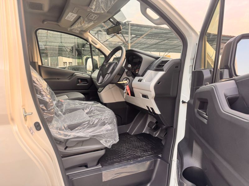 2025 PRE REG Toyota HIACE 2.8 AT SL WINDOW VAN