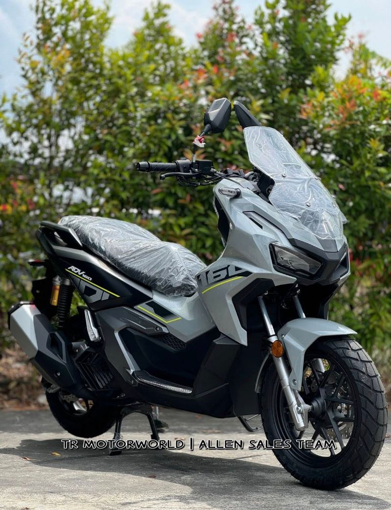 Honda ADV160 V2 Scooter